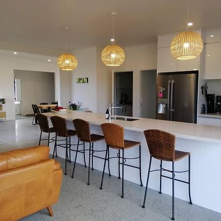Purangi Beachhouse - 2 Bedroom Cooks Beach Ngoại thất bức ảnh