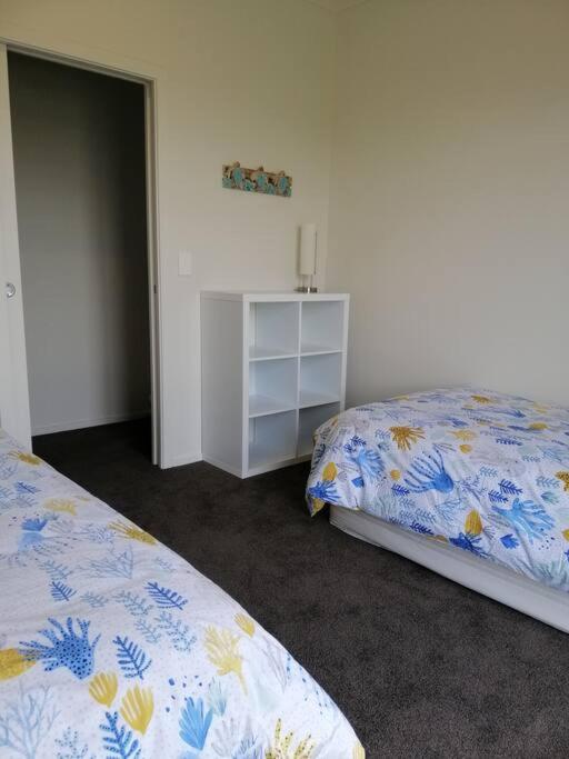 Purangi Beachhouse - 2 Bedroom Cooks Beach Ngoại thất bức ảnh
